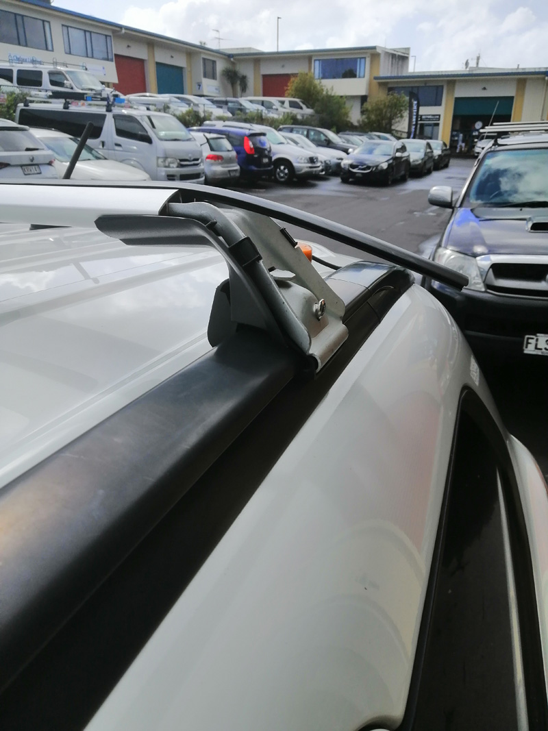 Mitsubishi Outlander  Roof rack
